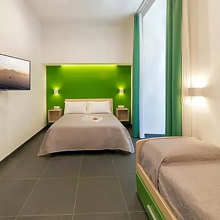 לינה וארוחת בוקר Neapolitan Breakfast 4*